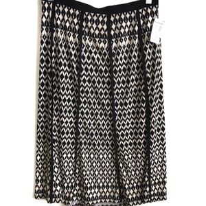 NWT: Dress Barn Black & Cream Skirt 1X